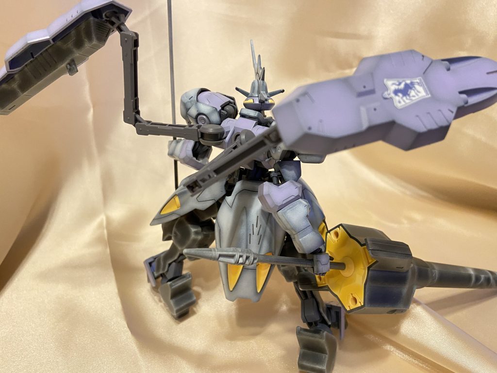 前作のグシオン同様ギミックが凄いです！1/144でこんな事できるなんて驚きです