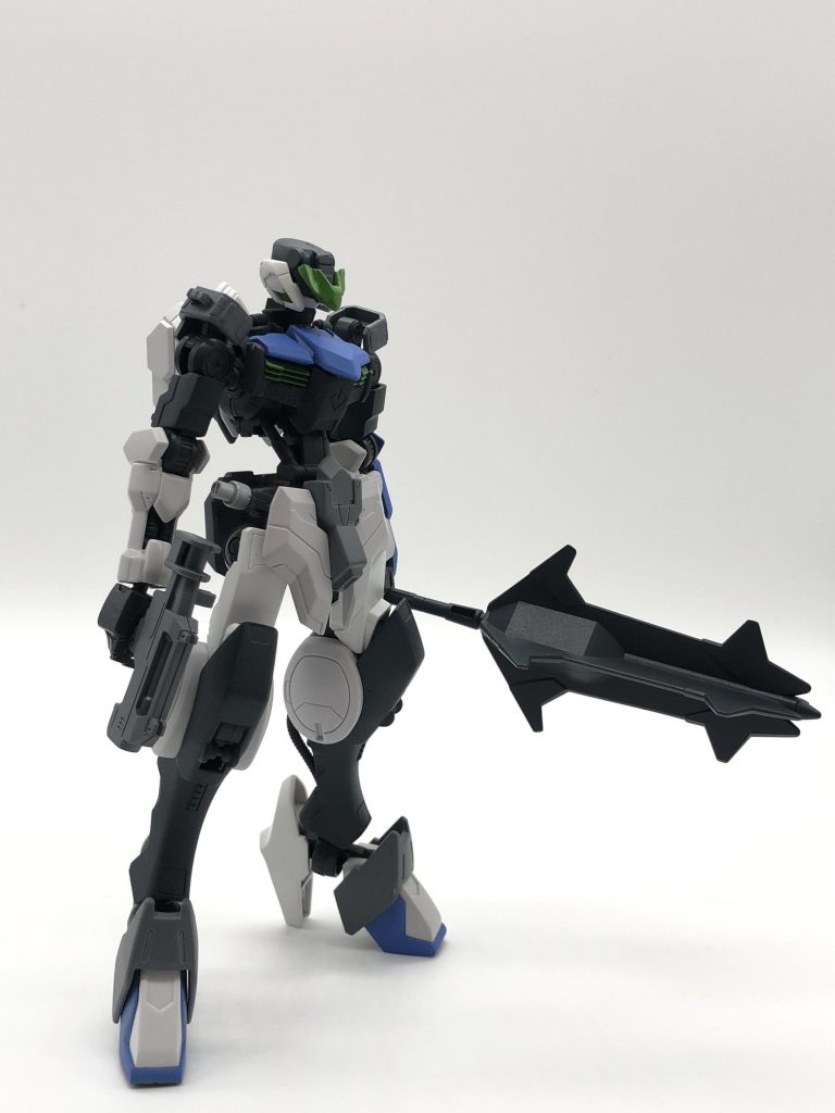 ゆら、ゆら、落ちる━━━━守りを捨てた、弱く儚い狩人の姿。迷い、反逆し、使命を棄てた本機は、【ガンダム】の座から堕された。