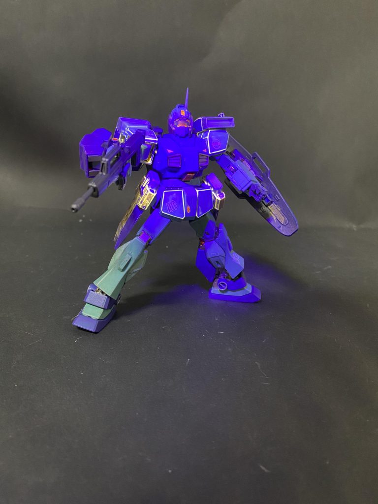 エグザムは蓄光塗料を仕込みました。