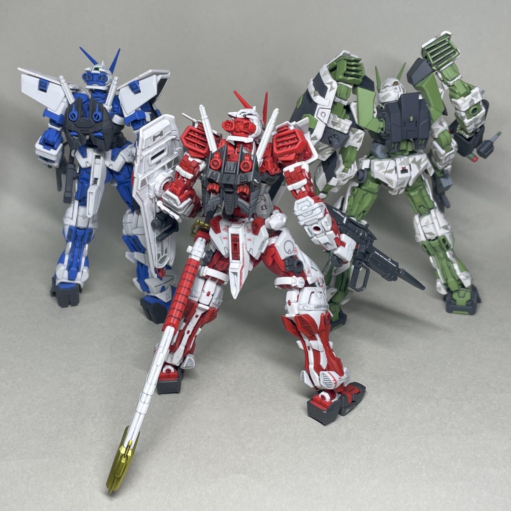 アストレイは好きなMSなので、未着手のRGブルーフレーム(メッキver.)、組んだだけのMGゴールドフレーム(メッキver.)も、そのうち完成させたいです。