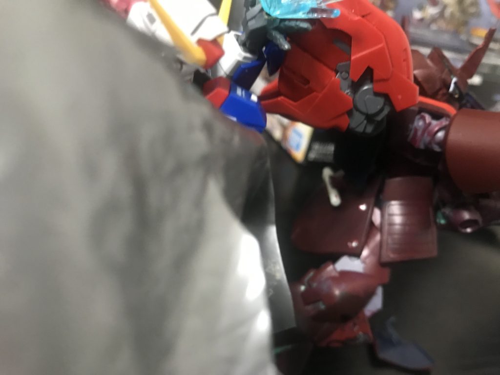 ディスティニー「なんや？ポンと叩いただけで？」