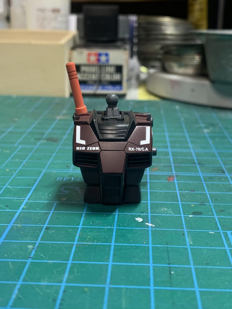 胴体部分は筋彫りを追加