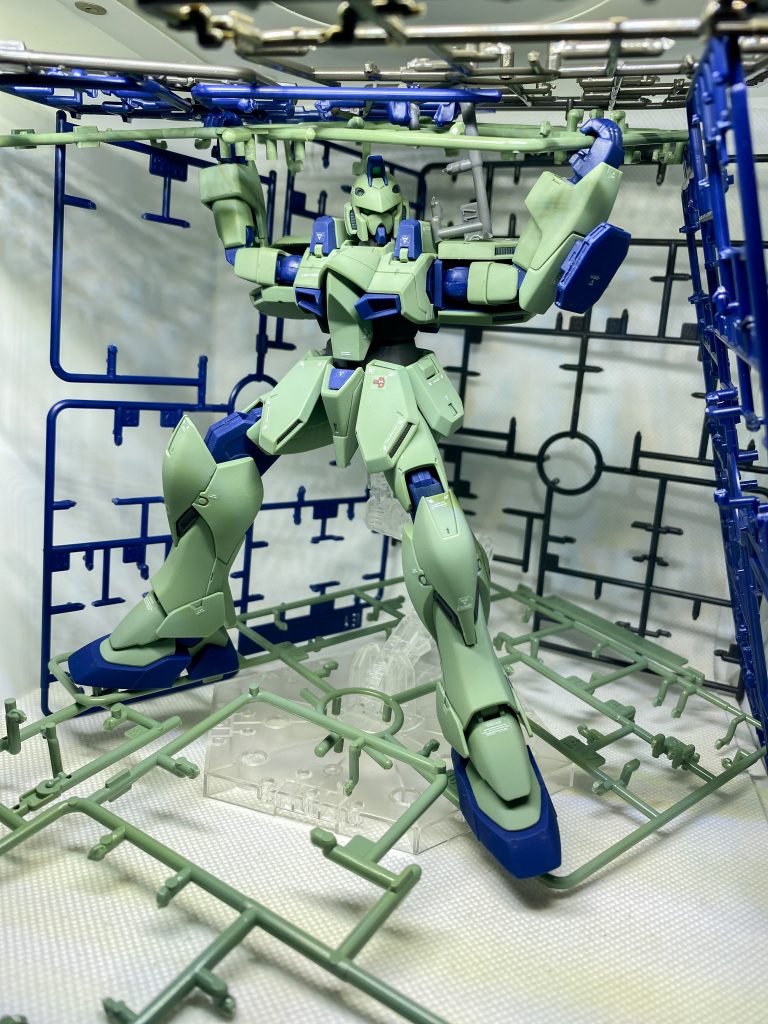 パーソナルマークを見てお気付きの方もいるかと思いますが、ケイト・ブッシュ機なので、やっぱり人類全部の宝を支える風なのをやっちゃいますよね・・・。