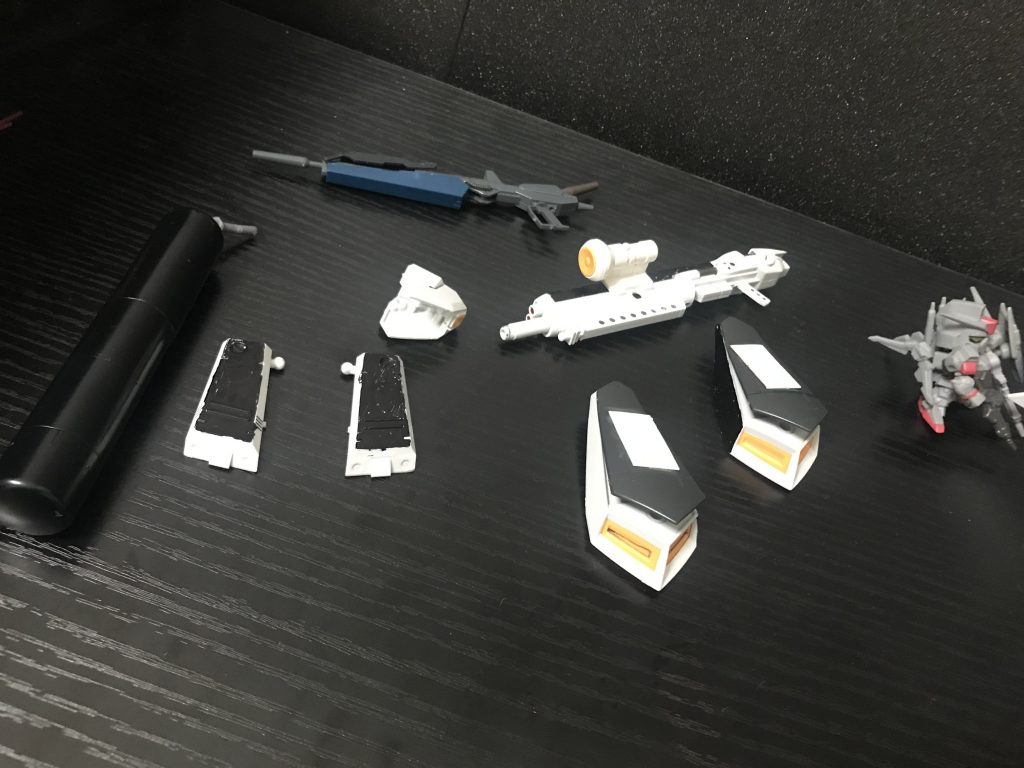 マークスリー「これが君の新装備だよ!」続く。。。。。新キャラマークスリー武器を移動販売しているようだ。ガンタンクにも合わせたいなぁガンタンクνsガンダムを助けてくれた。その上案内までしてくれるなんて!いいやつだなぁ〜ご観覧いただきありがとうございました!