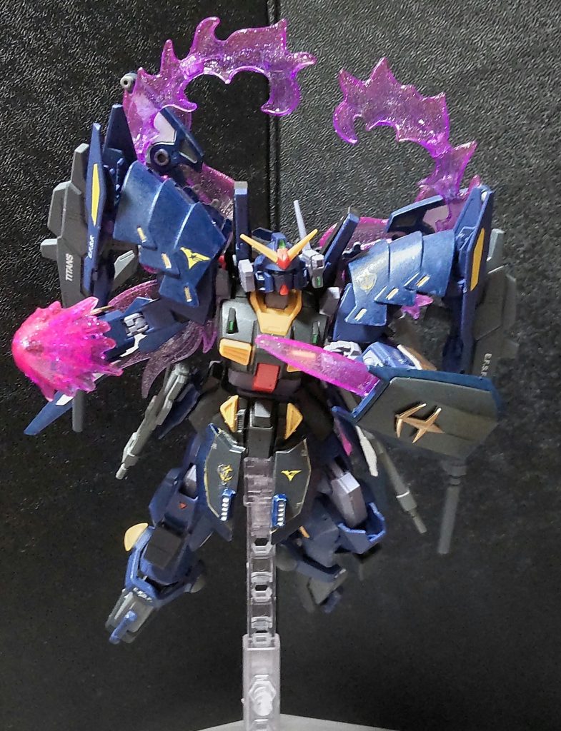 溢れ出るエネルギーを利用して、拳に気を練り出して正拳突きを繰り出したり