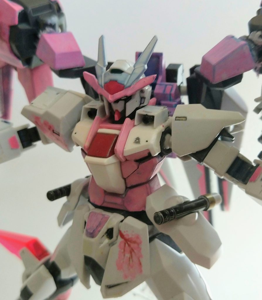 肩部バルカンは自作です。頭部、腕部がビーム、肩部が実弾の設定です。