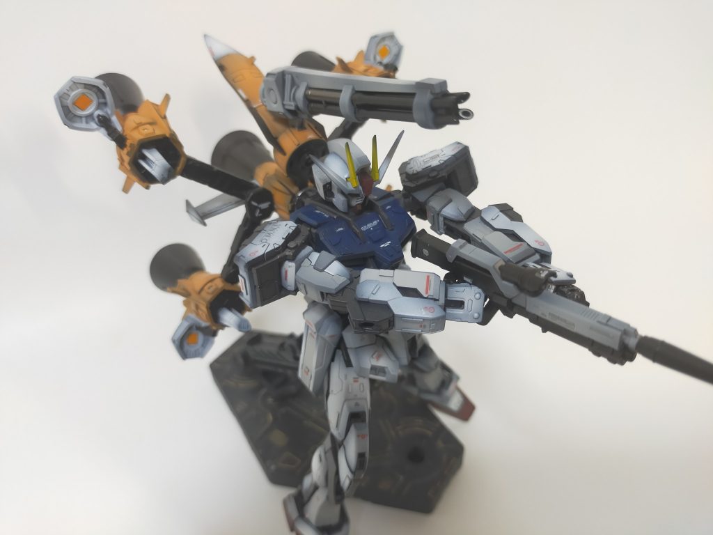 ガンバレルのアームはコトブキヤのメカニカルアームを使用。折り畳める構造にしたかったのですが難しくて断念しました。