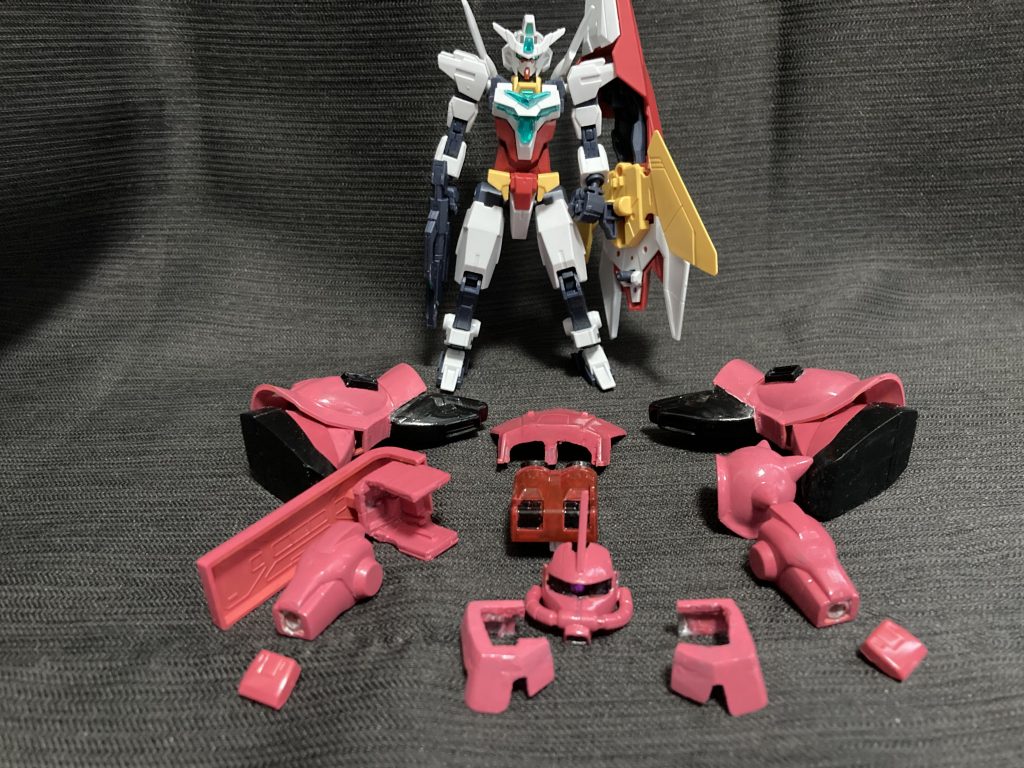 今回の犠牲者、コアガンダムⅡアースリィも最近買いましたが、まだ組んでもいないのでユーラヴェンガンダムに付属してるコアガンダムⅡを使って各部の調整しています。