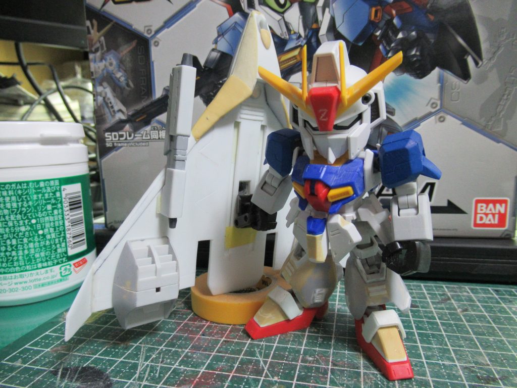 製作途中の状態です。ベースはSDCS ゼータガンダム+CSフレームですが、ハーフどころか、ほとんどの部品の加工が必要でした😅