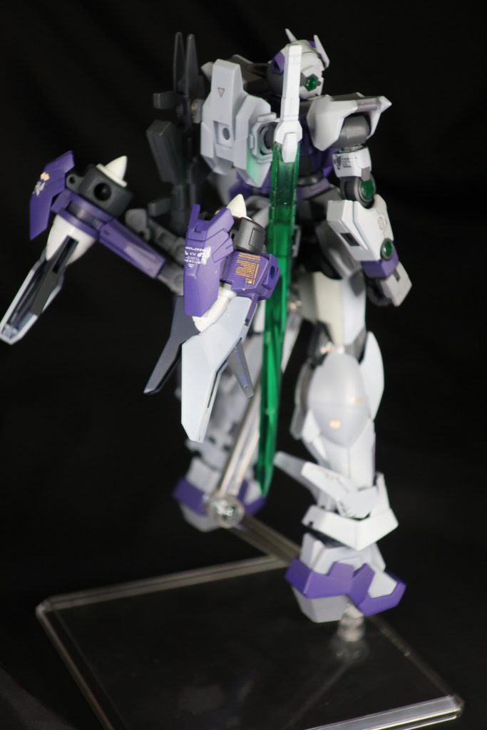 4方向から武器装備版と無し版で。GNソードVは取り回し重視でデチューンされ剣としての機能のみという設定です。GNソードとライフルにステンレスシールをはり、磁石でくっつけてます。