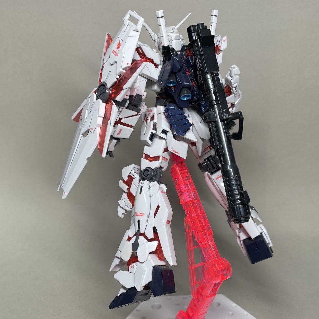 ライフル、バズーカは、黒下地でパール塗装しました。