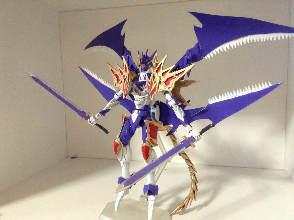 元ネタ同様の二刀流。鉄血オプションセットのバトルブレードの色変えです。