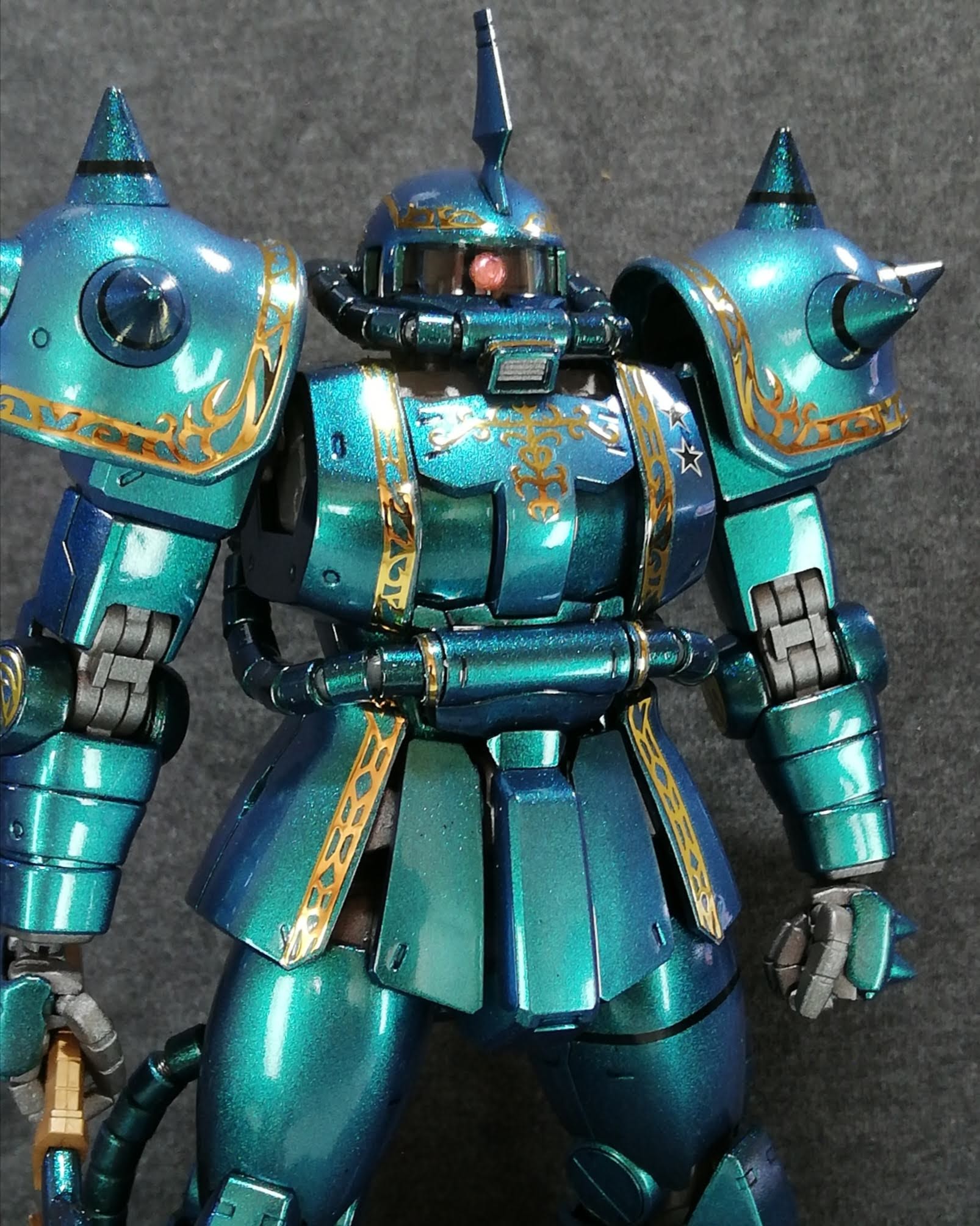 ガンプラ MG 1/100 ザクII s型 現地改修仕様 台座付き 完成品-