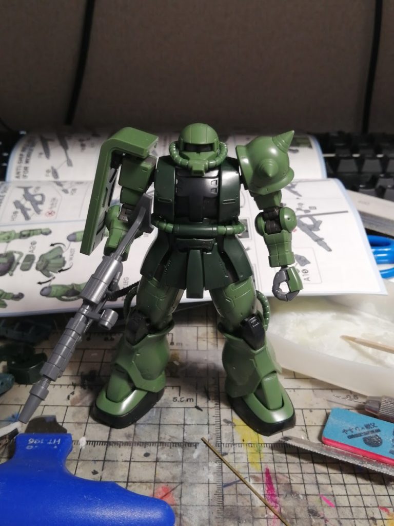 肩と胴体をつなぐ軸が長すぎるように感じたのでここだけ短くしています