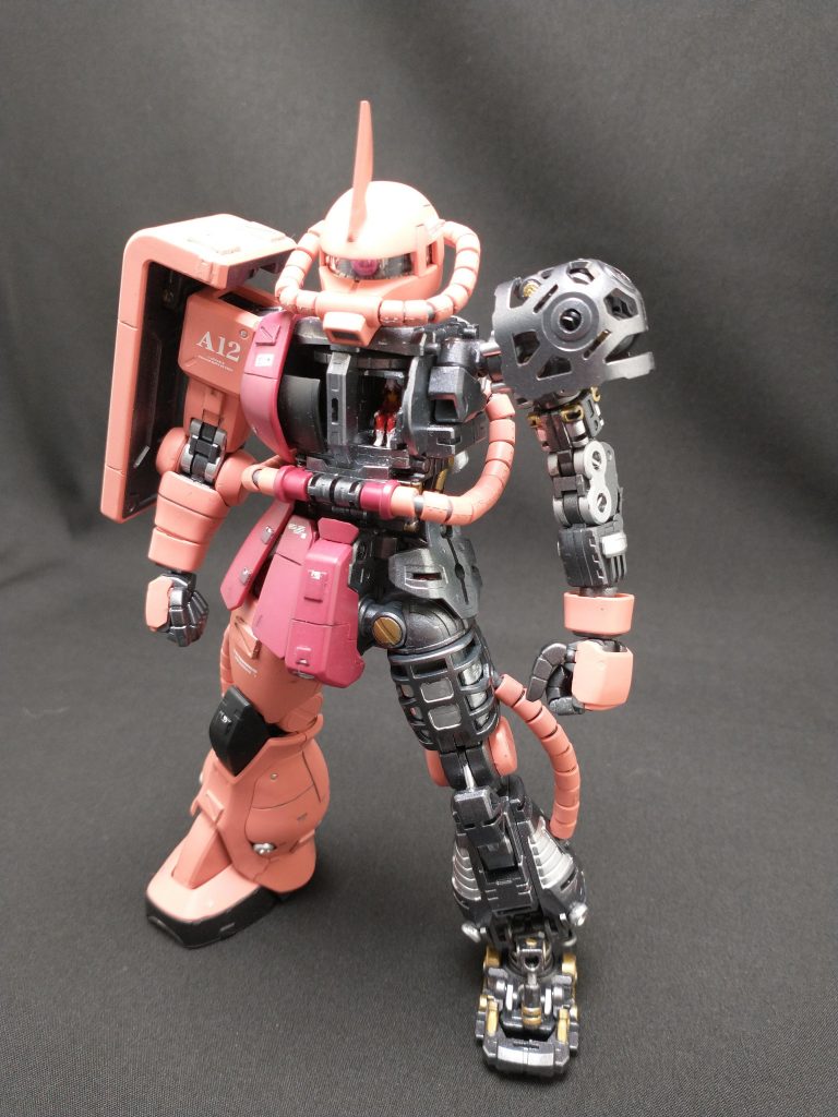 フレーム部はガンメタで男のランナー塗装をした後にシルバーとゴールドのマーカーで部分塗装。