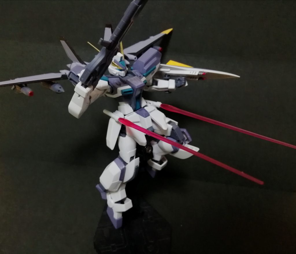 腰ビームガン腰のアーマーがかなり長かったのでそのくらいの機能なら入りそうかなぁと