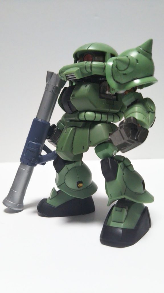 モモと二の腕は、成型色に合わせて塗装しています😊　ショルダーアーマーも…合わせ目消しに失敗したので、塗装して誤魔化しています😅