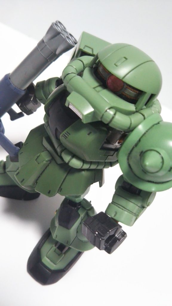 スミ入れは、水性ホビーカラーのカーキ系を使用しています😊