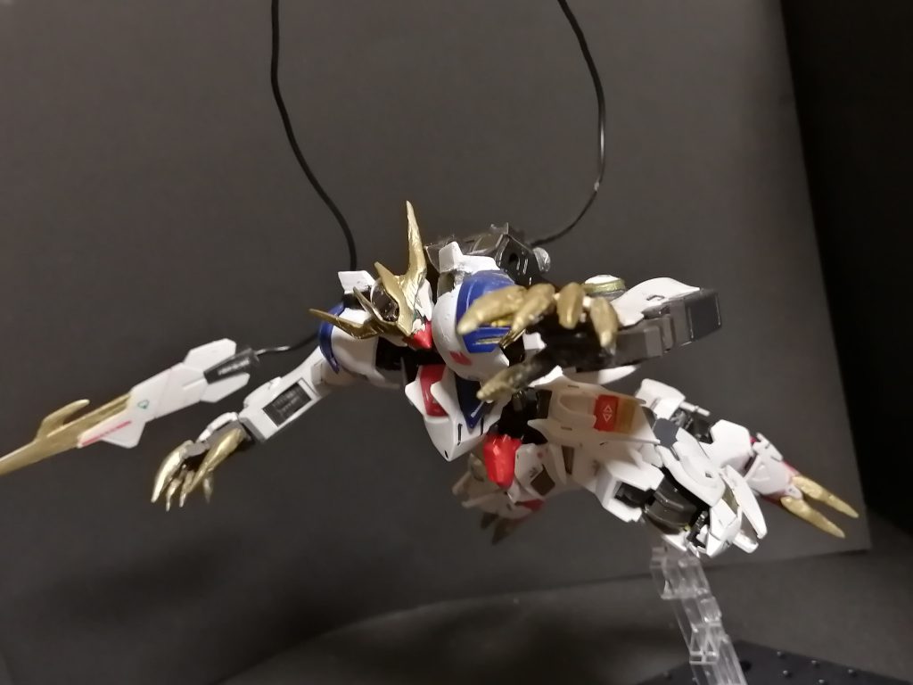 テイルブレードを展開してアクション