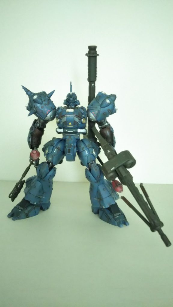 工作は腹と首の延長。太ももの延長。後はディテールの追加、筋彫りです。元のスタイルがかなり良いです🎵