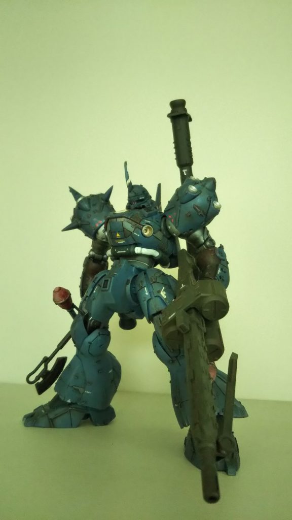 生意気な感じであおり。