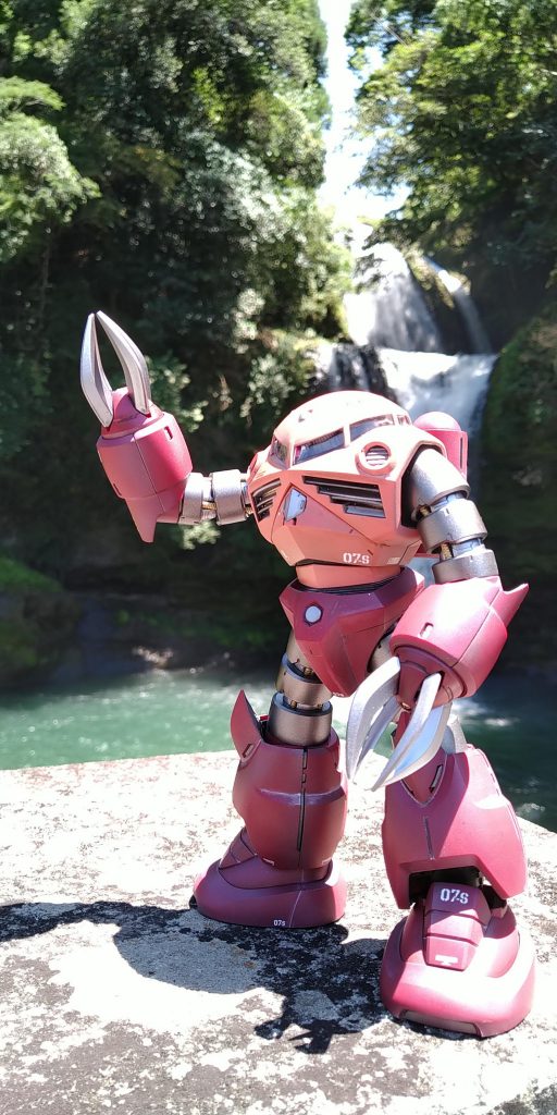 滝の周辺「だけ」は涼しいです