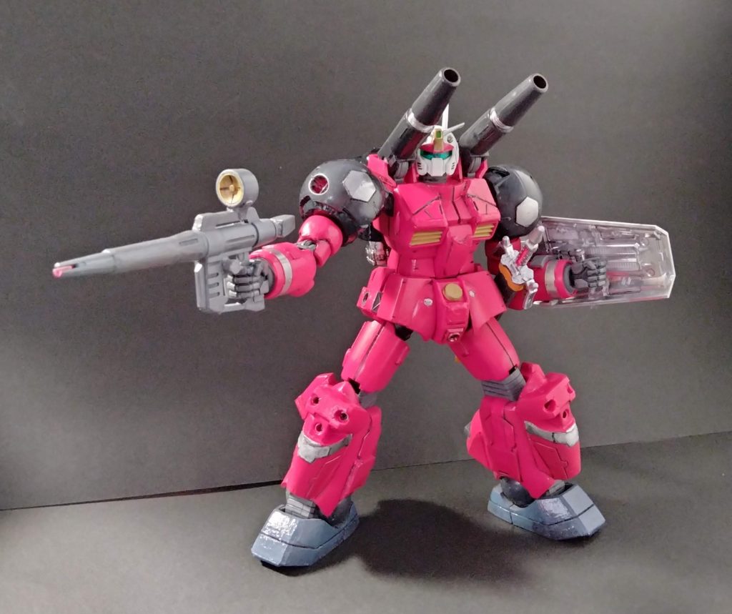 ビームライフルも腰に下げたかったのでGM/GMのスプレーガンをベースに、ミニライフルを作りました。