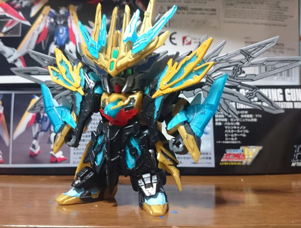 ・天覇 曹操ウイングガンダム一部クリアパーツ裏と、非クリア箇所のブルーをライトグレーで塗装、その他色の足りてなかった箇所を塗装っス