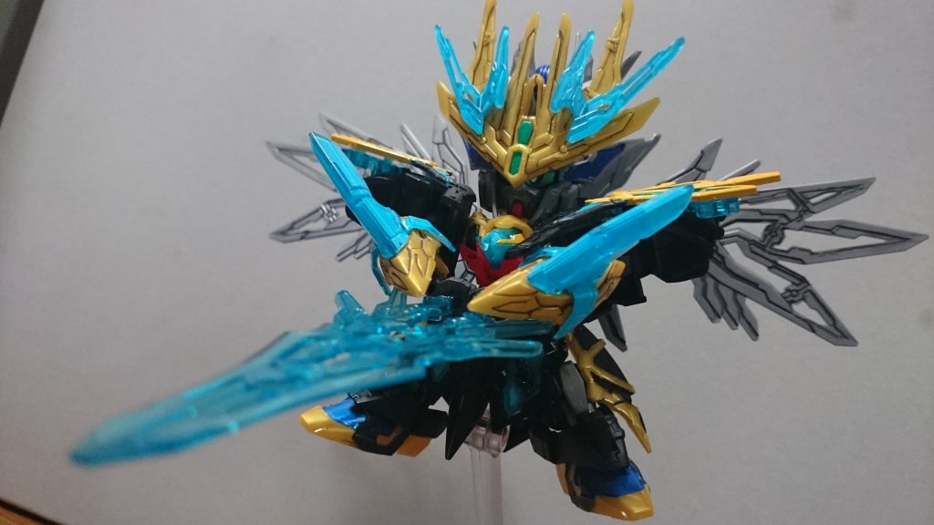 「覇天鳳凰斬!!」ベンジャミンとエドワードに付属している角度付きハンドパーツを使って必殺技ー