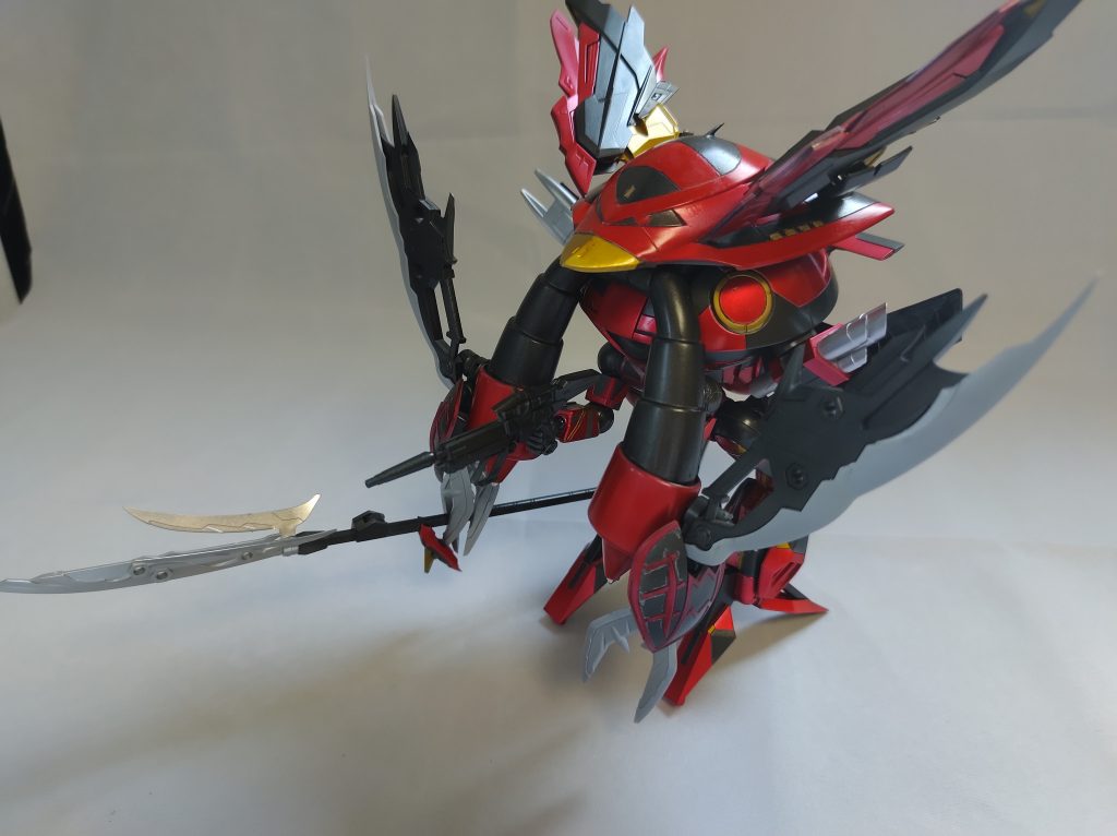 陸戦ユニットにドッキングしたまま、水中巡航モードに変形することも可能。長距離・長時間の水中戦も可能とする。敵海上戦艦に向け水中深くからワイヤーアンカーを射出、ワイヤー巻き取りながら接敵、テールザンバーにて刻む戦法を得意とする。