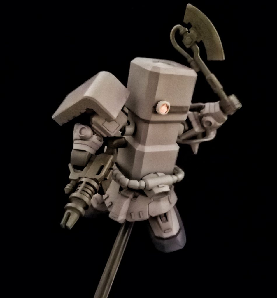 SD形態となって再行動することができます。申し訳程度にモノアイが可動します。