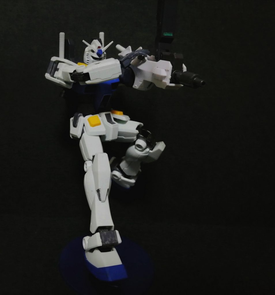 メイン写真候補だったヤツその1ライフルのEパックから銃口の長さを測ったらRX-76>これ>RX-78だったので狙撃にも十分な射程があるはず(↑機体名だと1行に収まらないので型番で)