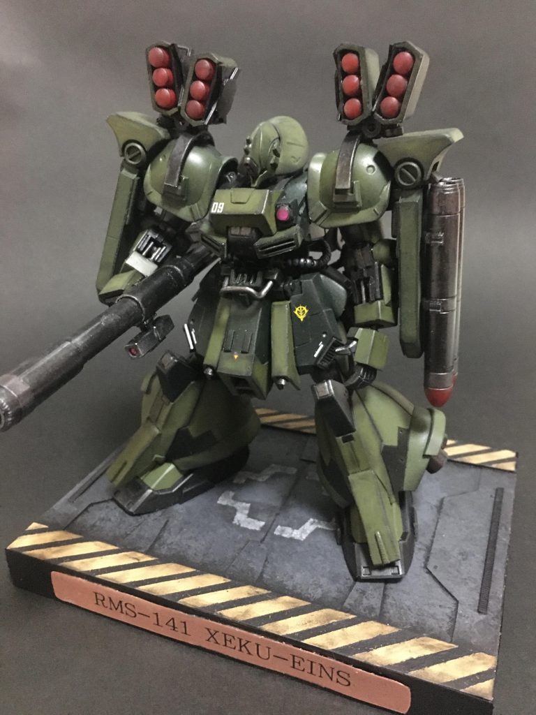 製作の際に調べてみたのですが、自分以外にもこのゼクアインをザクカラーに塗装されてる作例は多いみたいですね(自分より全然上手い)もしかして公式にこういう色のゼクアインっているのかな?