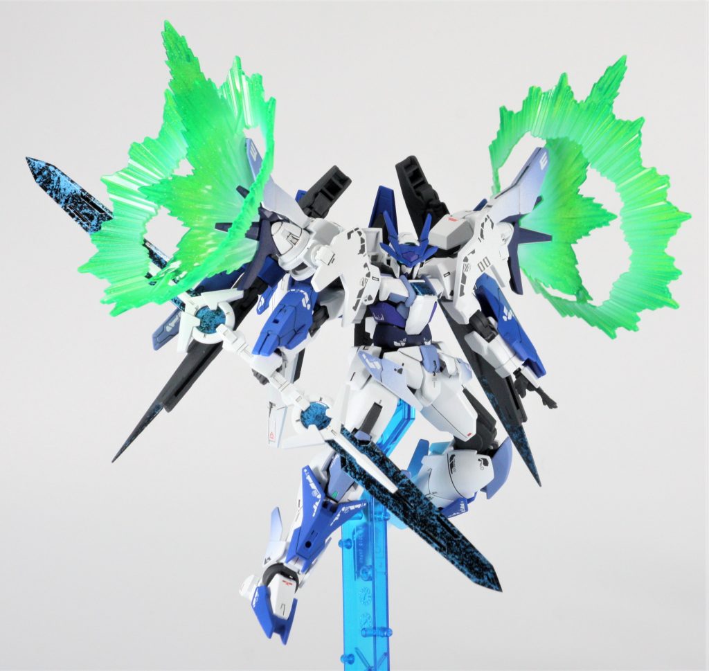 各部装甲や光の翼などにはグラデーションを施しています。