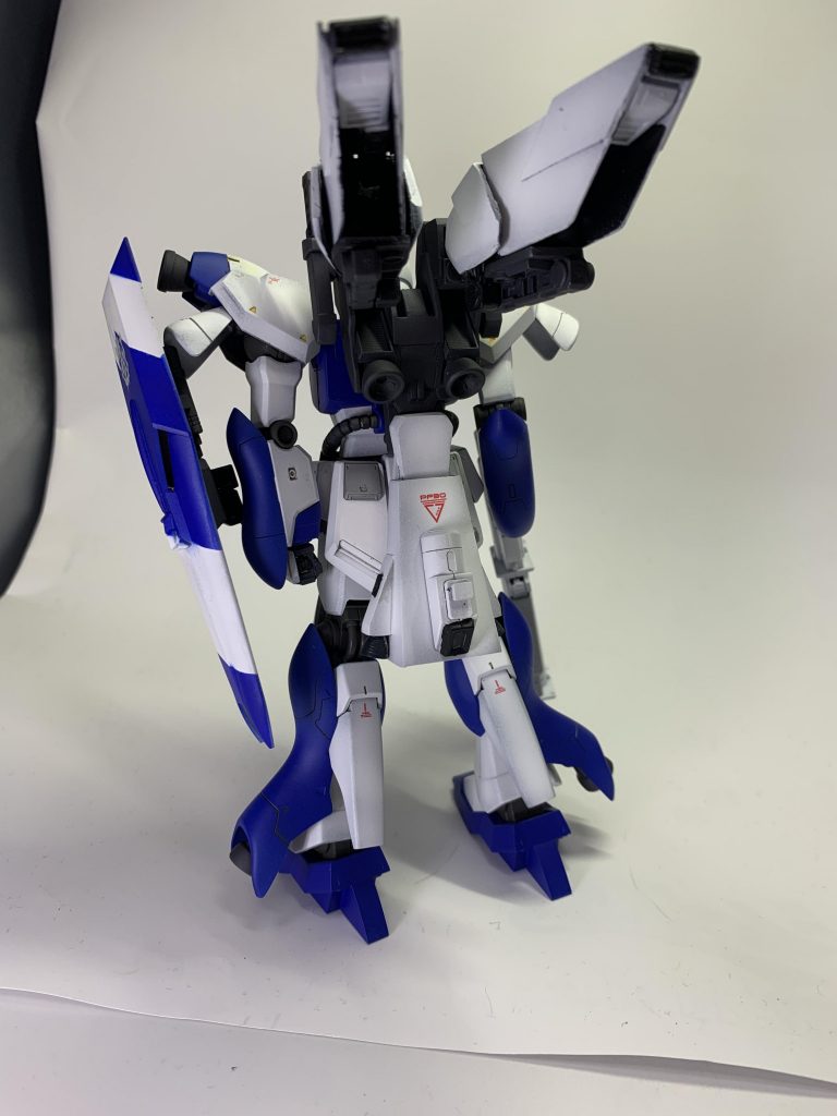 武装を取り外した背面です。