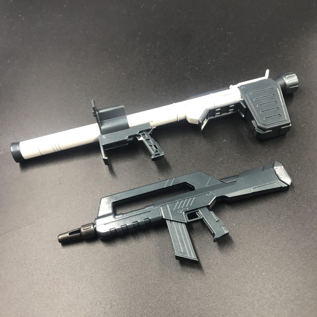 塗料に少しメタリックを追加して、艶が出るように塗装しましたライフルの先端の色が違うのは塗装し忘れてたからです...笑