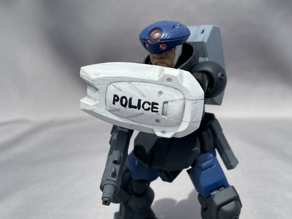 犯人確認!確保!!POLICEの文字も手書きなのでヨレヨレ.