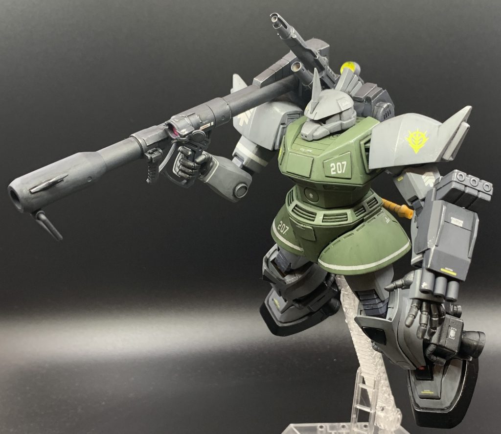 量産型ゲルググはゲルググキャノンとコンパチという贅沢なキットで、造形も絶妙にアニメっぽさとリアルっぽさの中間を取っていてバランス良いと思います。ただ、合わせ目構造や可動範囲は時代なりなので、そろそろリバイブして欲しいですね。最後までご覧いただきありがとうございました。