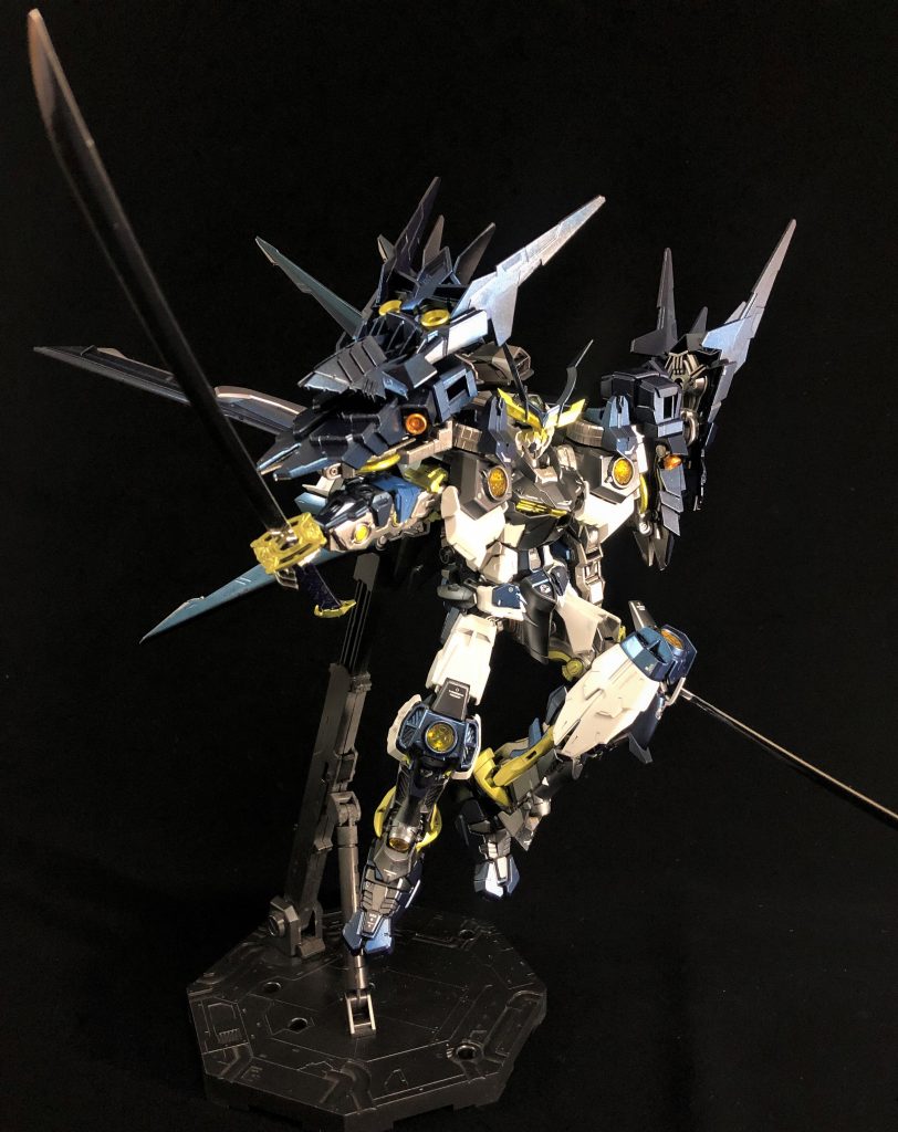 鬼面は可変自在なシールドになります。