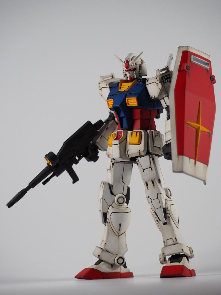 ビームライフル中期型所謂昔ながらのやつさすがに胴体の交換は完成後だとできないのでなんちゃって中期仕様