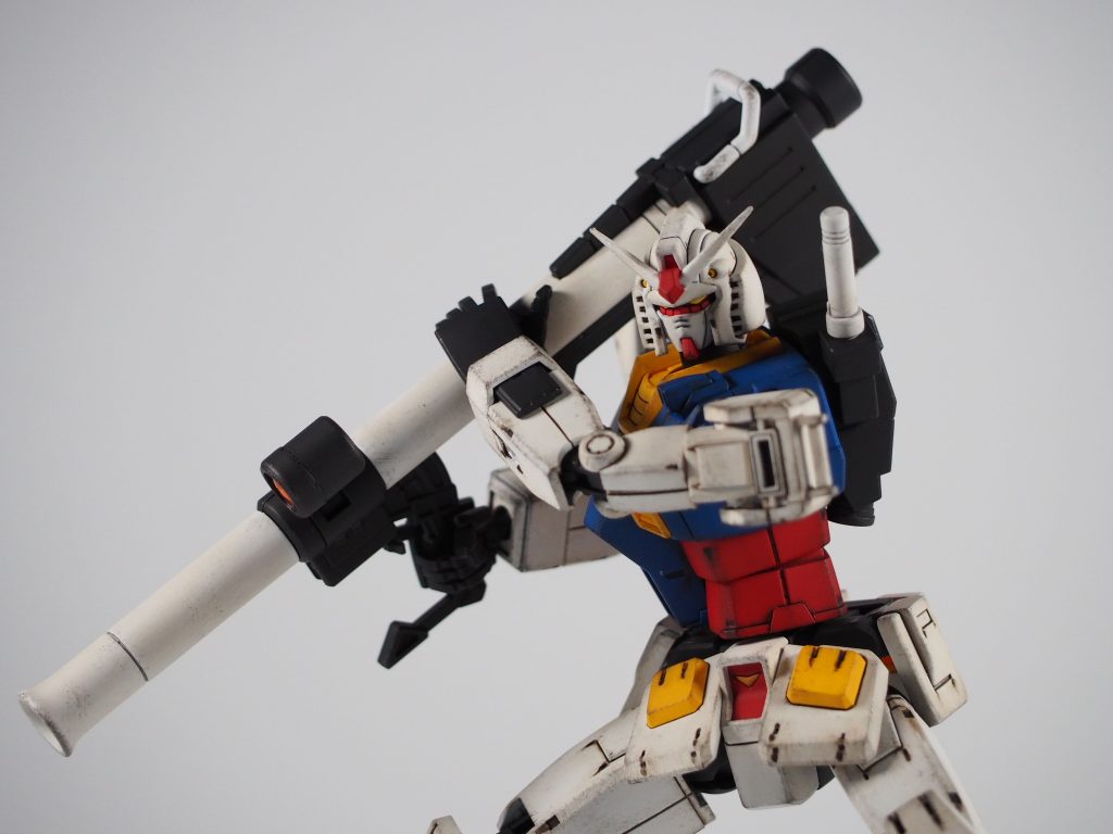 ハイパーバズーカTHEORIGIN版のバズーカはスコープが付く法則実際カッコいい上に、地上戦仕様らしい印象を与えてくれるのでお気に入り後ハメ加工のやり方は動画で解説してます