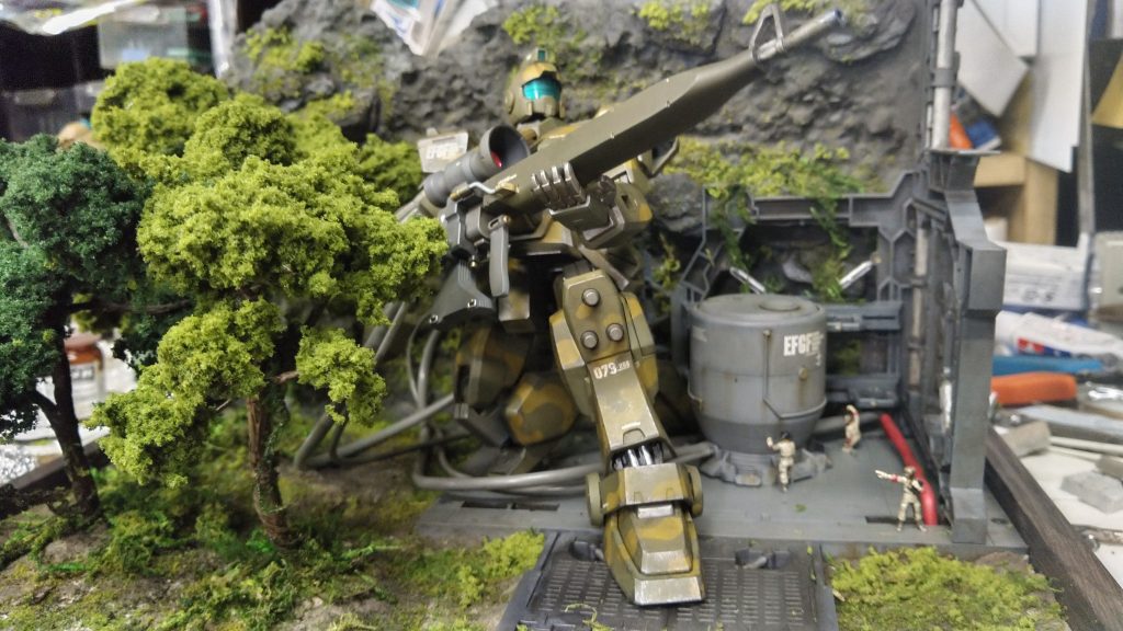 ほぼ完成ですが、基地部分が少し寂しかったのでこの後ジャンクパーツ流用の資材を配置して完成です。