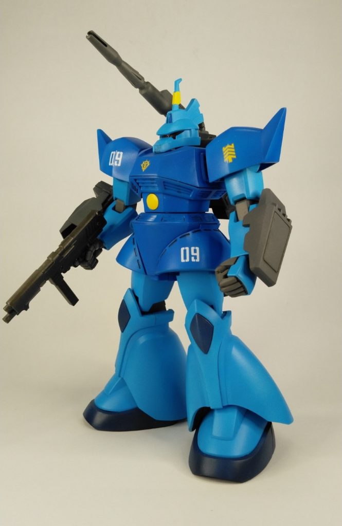 キットはストレートに組み立てています。