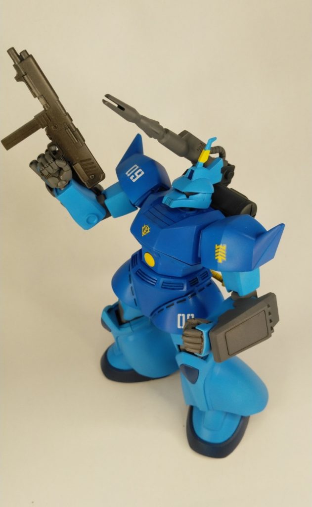 デカールは小スケールなので控えめに。