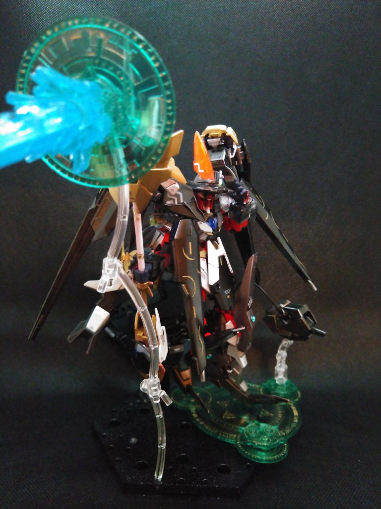 何気に脹ら脛のビームポッドも有線分離機能展開ヽ(°ω°)ノや、前回から仕込んでたのに御披露目してなかったヨ・・・接続時はネプテイトアーマーの脹ら脛に空間が空いてるので線を畳んで収納してます。