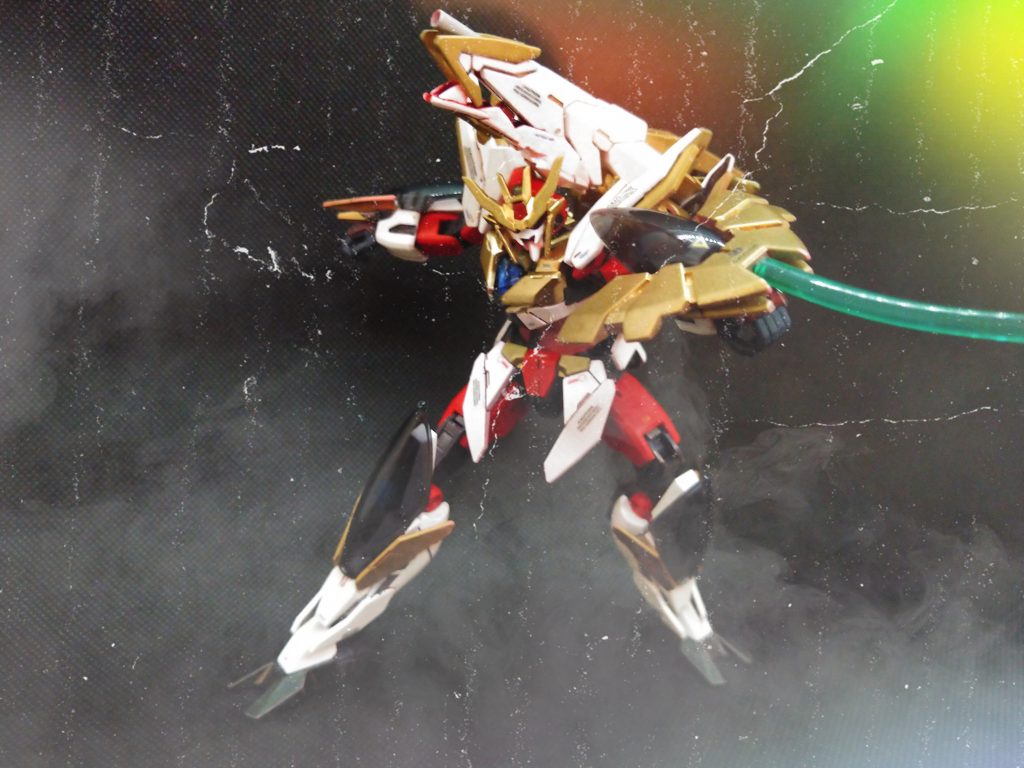 レオパルドンスタイルだと頭が前屈みになる不具合はポージングで誤魔化す!隠し武器「シールドビームウィップ」