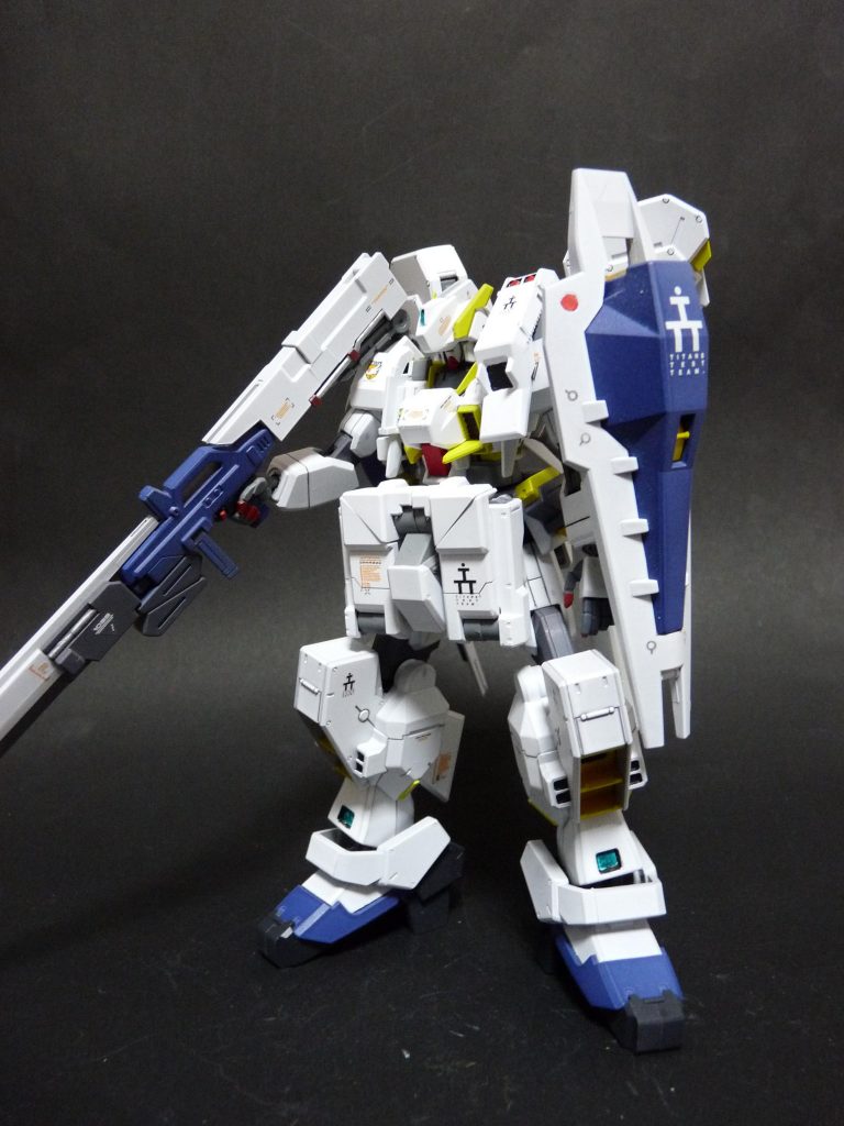 ヘイズル・アウスラフルアーマー形態。ヘイズル改の足を延長していたので立たせるのに苦労しました…