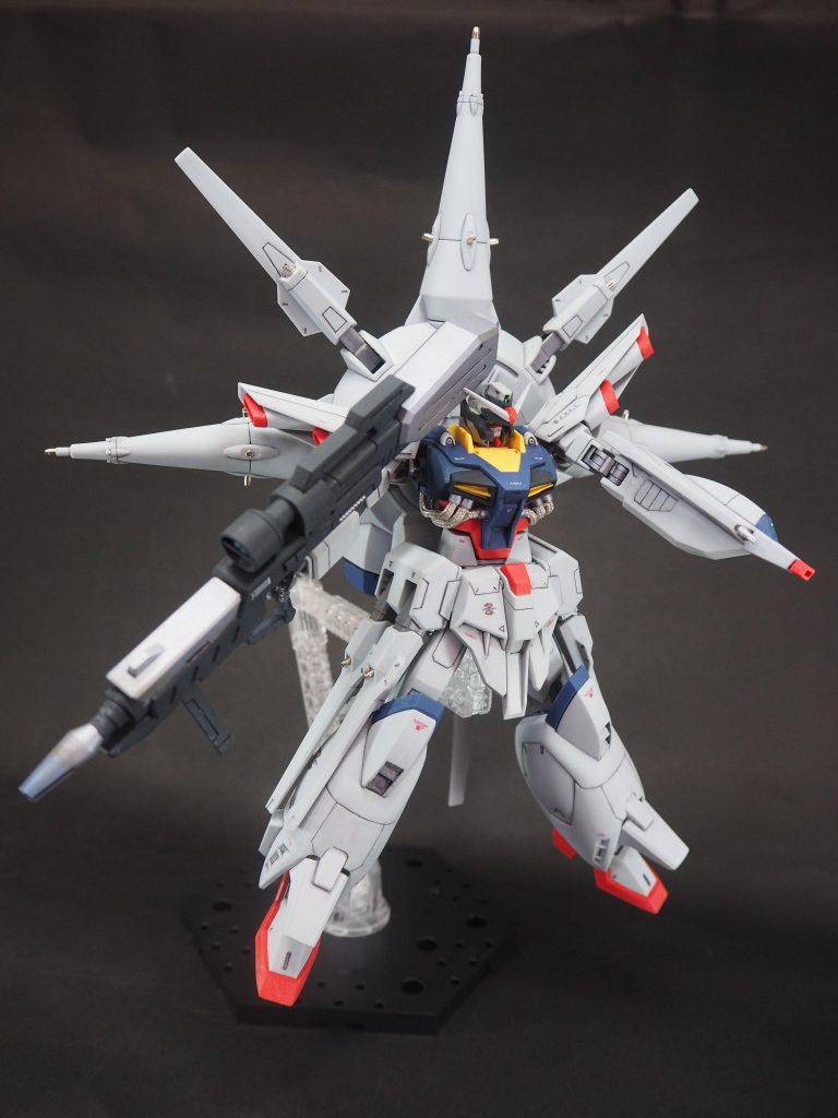 適当にポーズ肩や肘は比較的新しめ(ジャンク化してたリナーシタ)のものを移植して可動範囲を広げています。