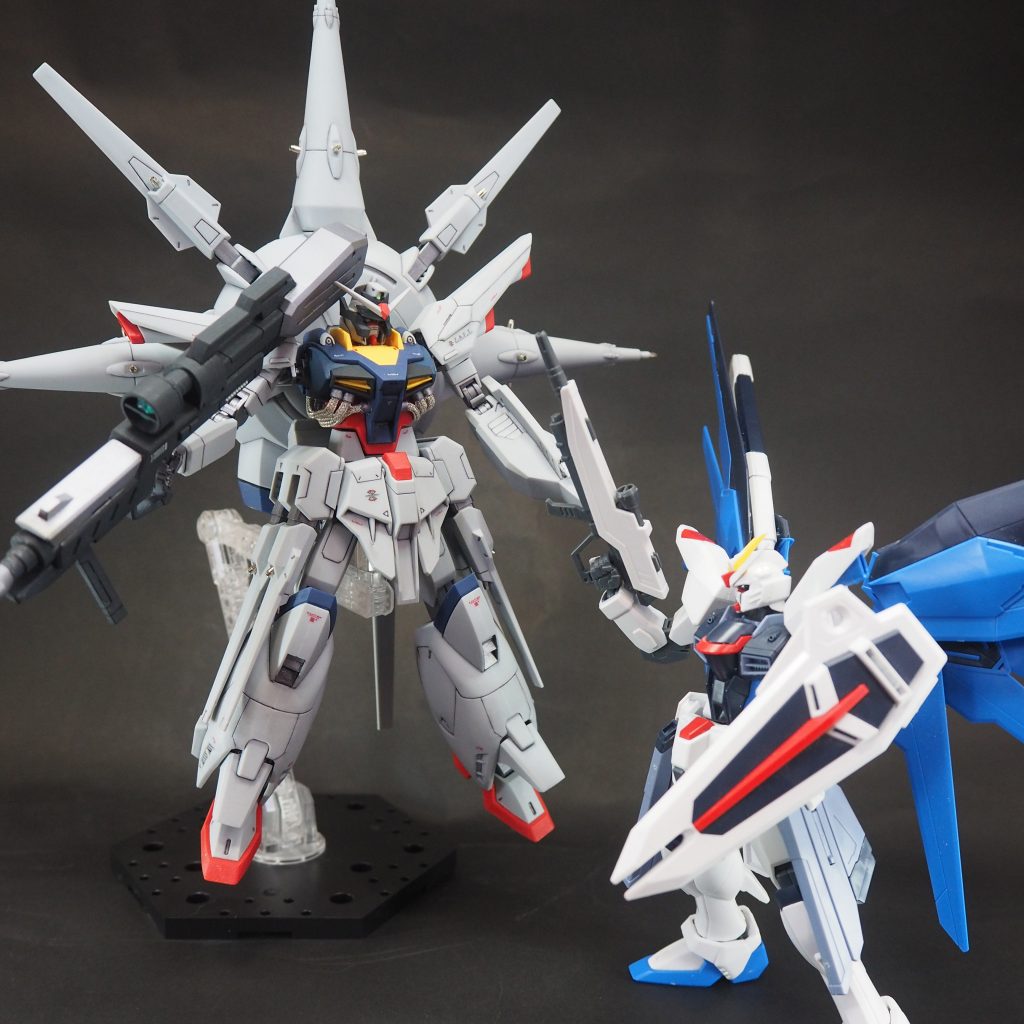 HGCEフリーダム(素組)との比較ハイマットの広がりに負けないボリューム感でラストの圧倒的な強さを見せつけたプロヴィデンスらしくできたかと思います!