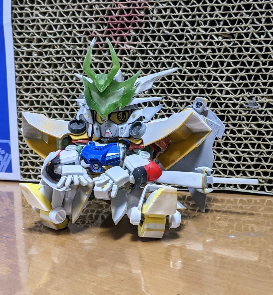 鬼面は内側を薄く使って完成時サングラスのようにちょっと透けるのを目指しています。